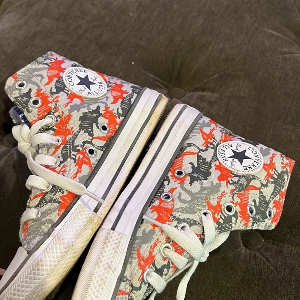 BOYS' CONVERSE CHUCK TAYLOR ALL STAR DINOSAUR DAZE SNEAKERS size 2